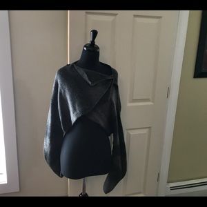 Vera Wang Crop sweater